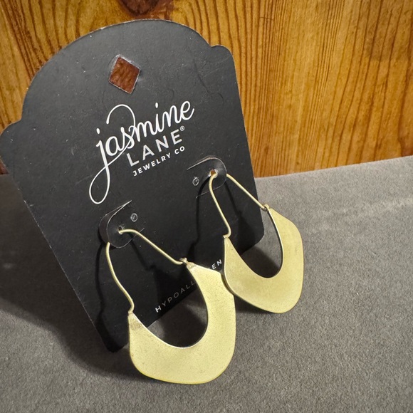 Jasmine Lane Statement Dangle Earrings - Picture 3 of 5